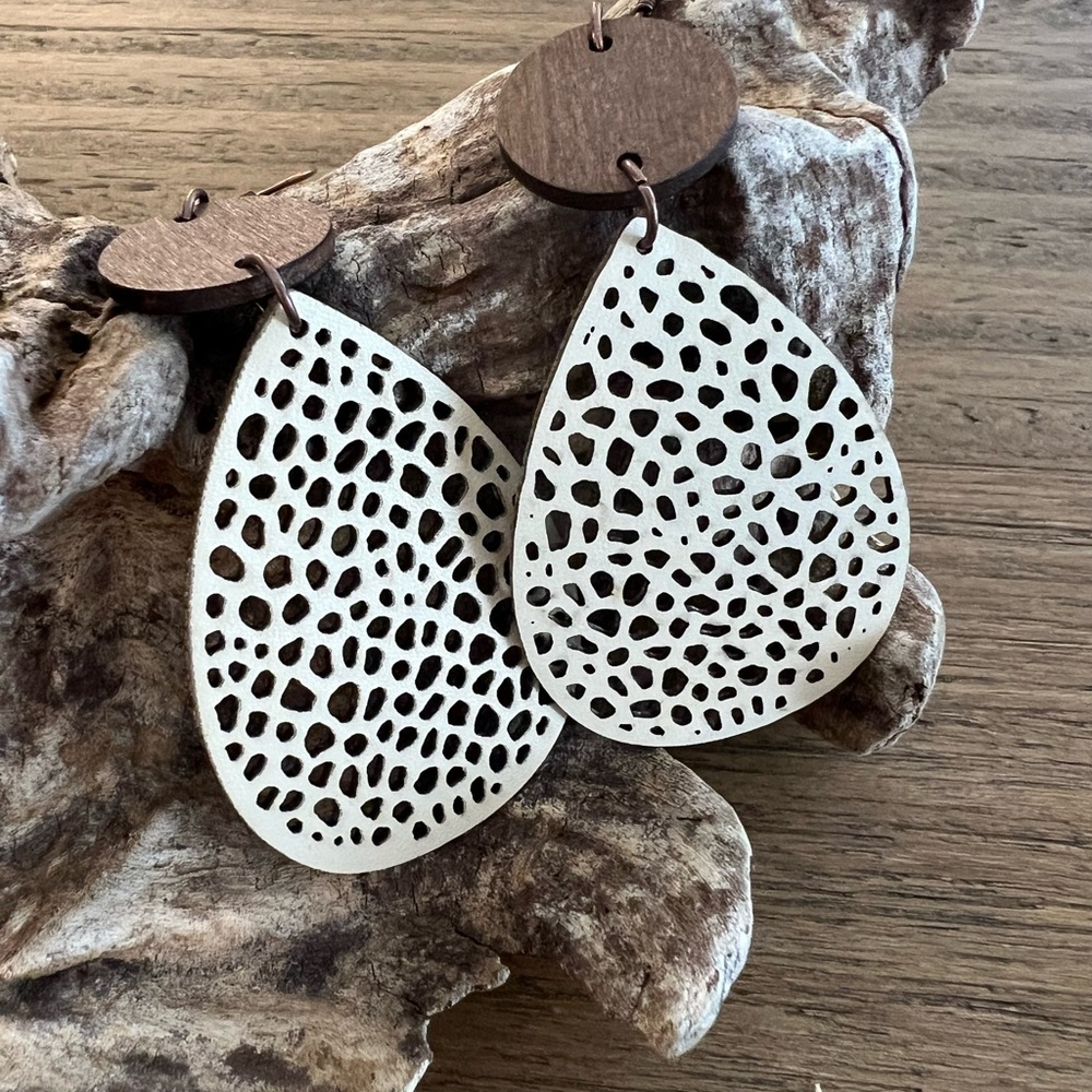 NWOT Lightweight PU Leather Leaf Dangle Earrings